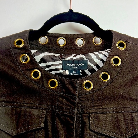 Focus 2000 Petite brown color suit size 12 - Picture 2 of 12